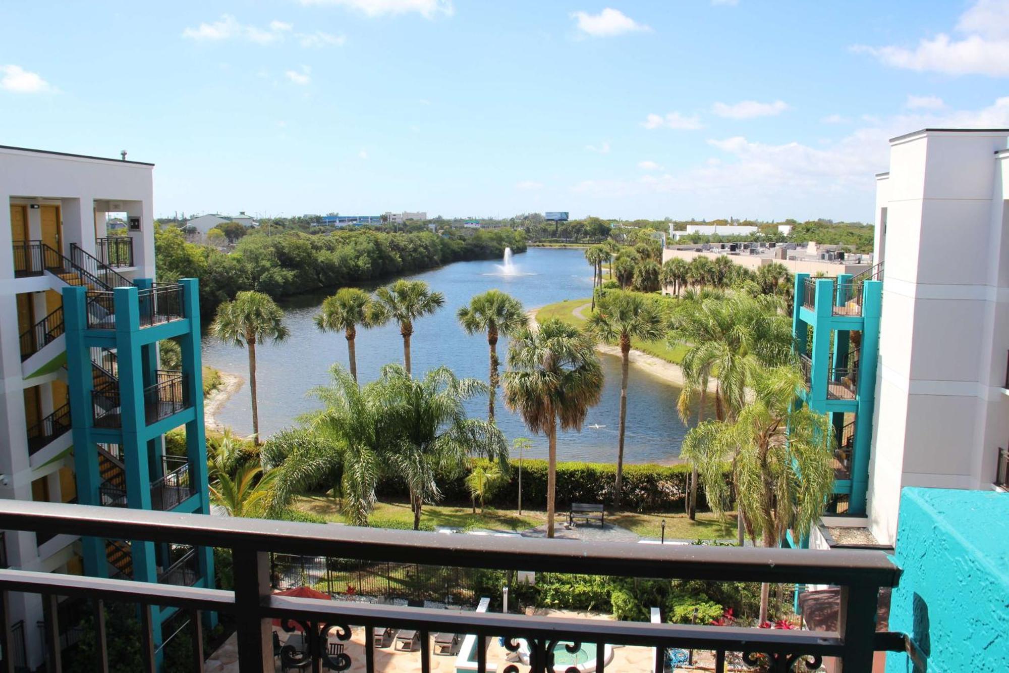 Best Western Plus Deerfield Beach Hotel & Suites Екстериор снимка